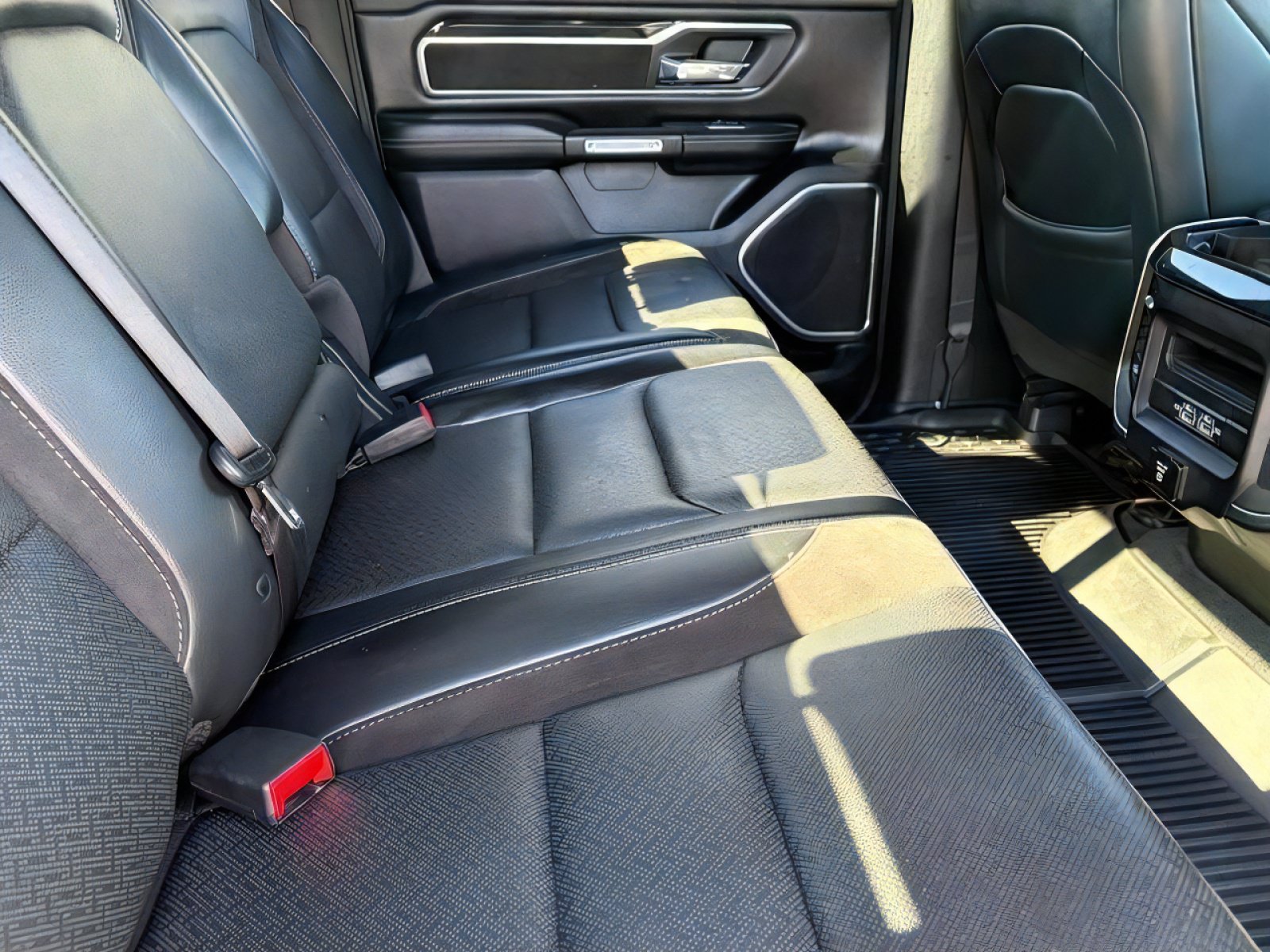 Used 2021 RAM 1500 Laramie w/ Sport Appearance Package AWD/4WD image 13