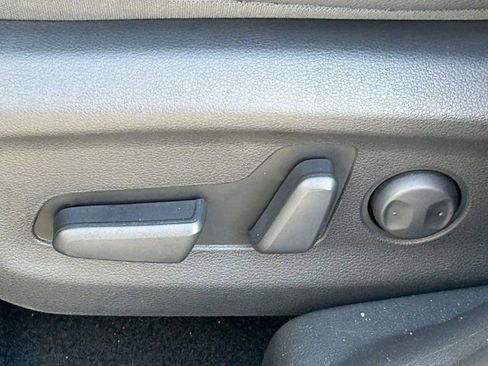 Used 2022 Hyundai Kona Limited w/ Cargo Package FWD image 27