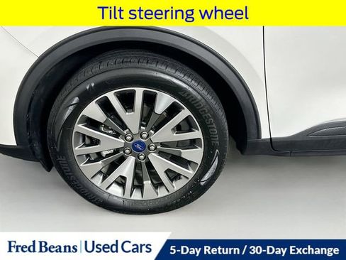 Used 2022 Ford Escape Titanium w/ Class II Trailer Tow Package image 38