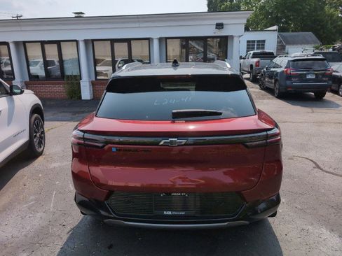 New 2025 Chevrolet Equinox EV LT image 7