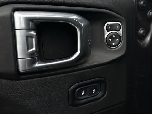 Used 2022 Jeep Wrangler Unlimited Rubicon w/ Trailer Tow Package image 25