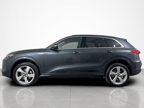 Used 2025 Audi Q5 Premium Plus w/ Premium Plus AWD/4WD image 2