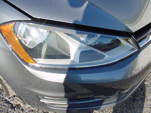 Used 2015 Volkswagen Golf SE image 49