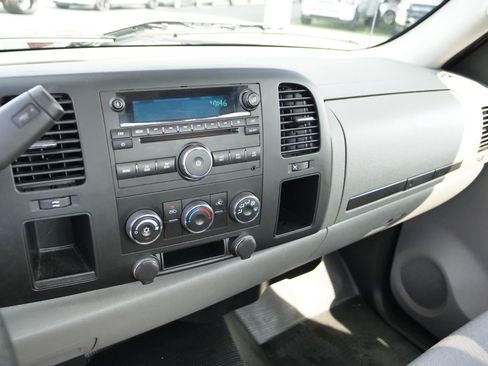Used 2009 GMC Sierra 1500 W/T AWD/4WD image 18