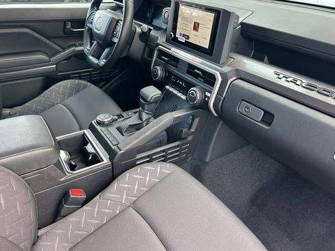 Used 2026 Toyota Tacoma SR5 AWD/4WD image 15