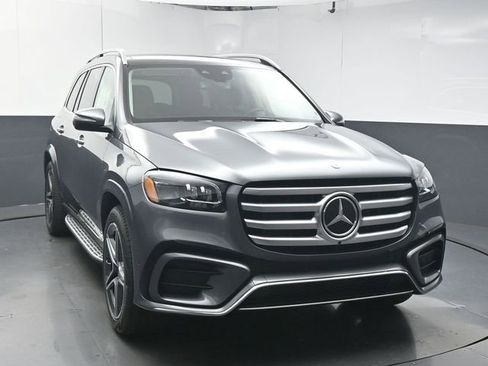 Used 2026 Mercedes-Benz GLS 450 4MATIC image 2