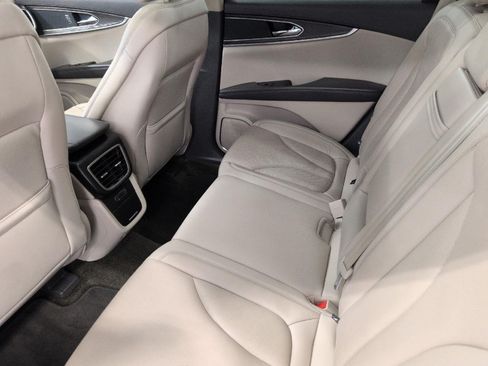 Used 2017 Lincoln MKX Reserve w/ Driver Assistance Package AWD/4WD image 21