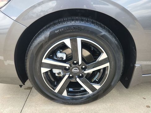 Certified 2025 Nissan Sentra SV w/ Trunk Package image 6