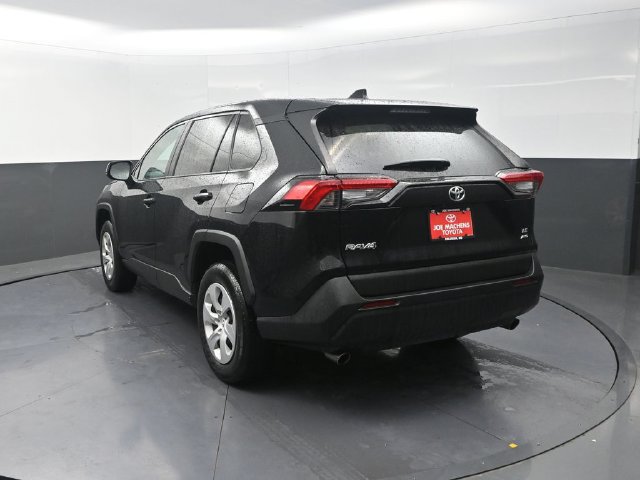 Used 2025 Toyota RAV4 LE AWD/4WD image 6