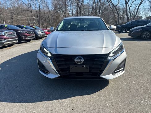 Used 2023 Nissan Altima 2.5 SL image 3