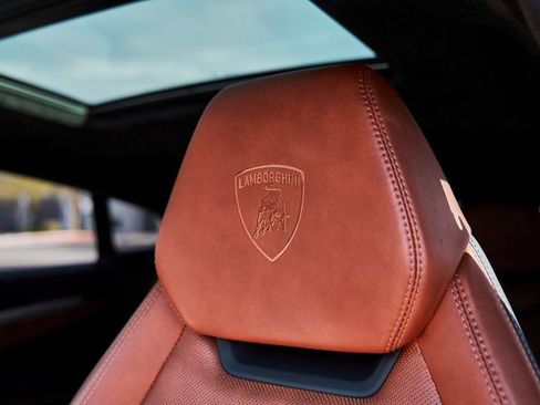 Used 2023 Lamborghini Urus S image 47