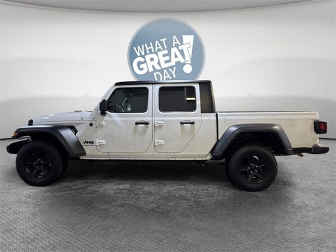 Used 2023 Jeep Gladiator Sport image 7