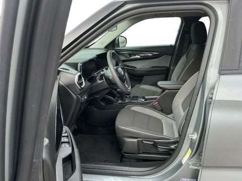 Used 2025 Chevrolet TrailBlazer LT image 14