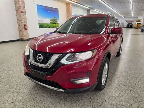 Used 2017 Nissan Rogue SV AWD/4WD image 1