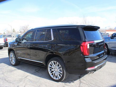Used 2025 GMC Yukon Denali w/ Denali Reserve Package image 4