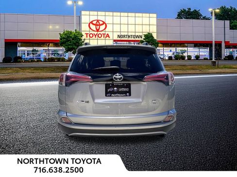 Used 2018 Toyota RAV4 SE w/ Power Extra Value Package AWD/4WD image 33