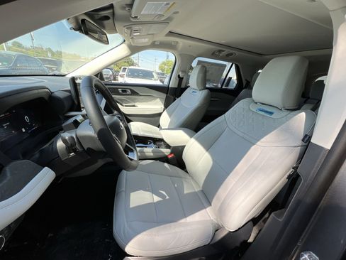 New 2026 Ford Explorer Platinum w/ LUX Leather Package AWD/4WD image 13