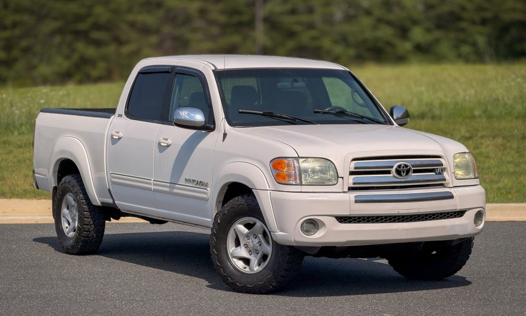 Used 2004 Toyota Tundra SR5 w/ TRD Off-Road Pkg AWD/4WD image 2