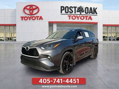 Used 2023 Toyota Highlander LE