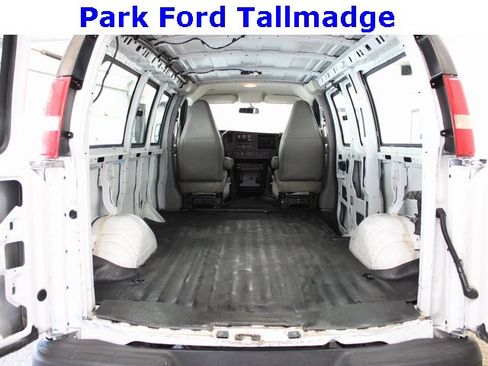 Used 2016 Chevrolet Express 2500 image 5