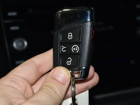 Used 2023 Volkswagen Atlas SE image 18