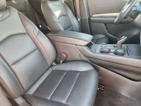 Used 2025 Cadillac XT4 Premium Luxury image 15