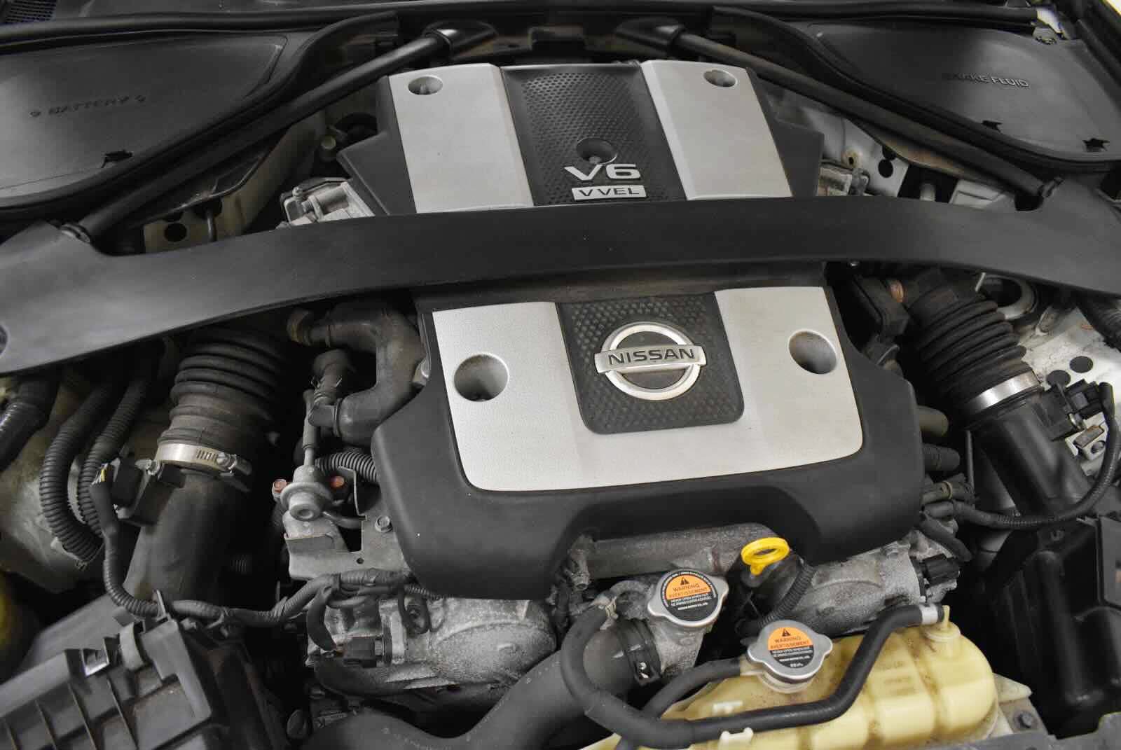Used 2014 Nissan 370Z Coupe RWD image 24