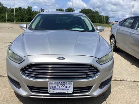 Used 2013 Ford Fusion SE FWD image 2