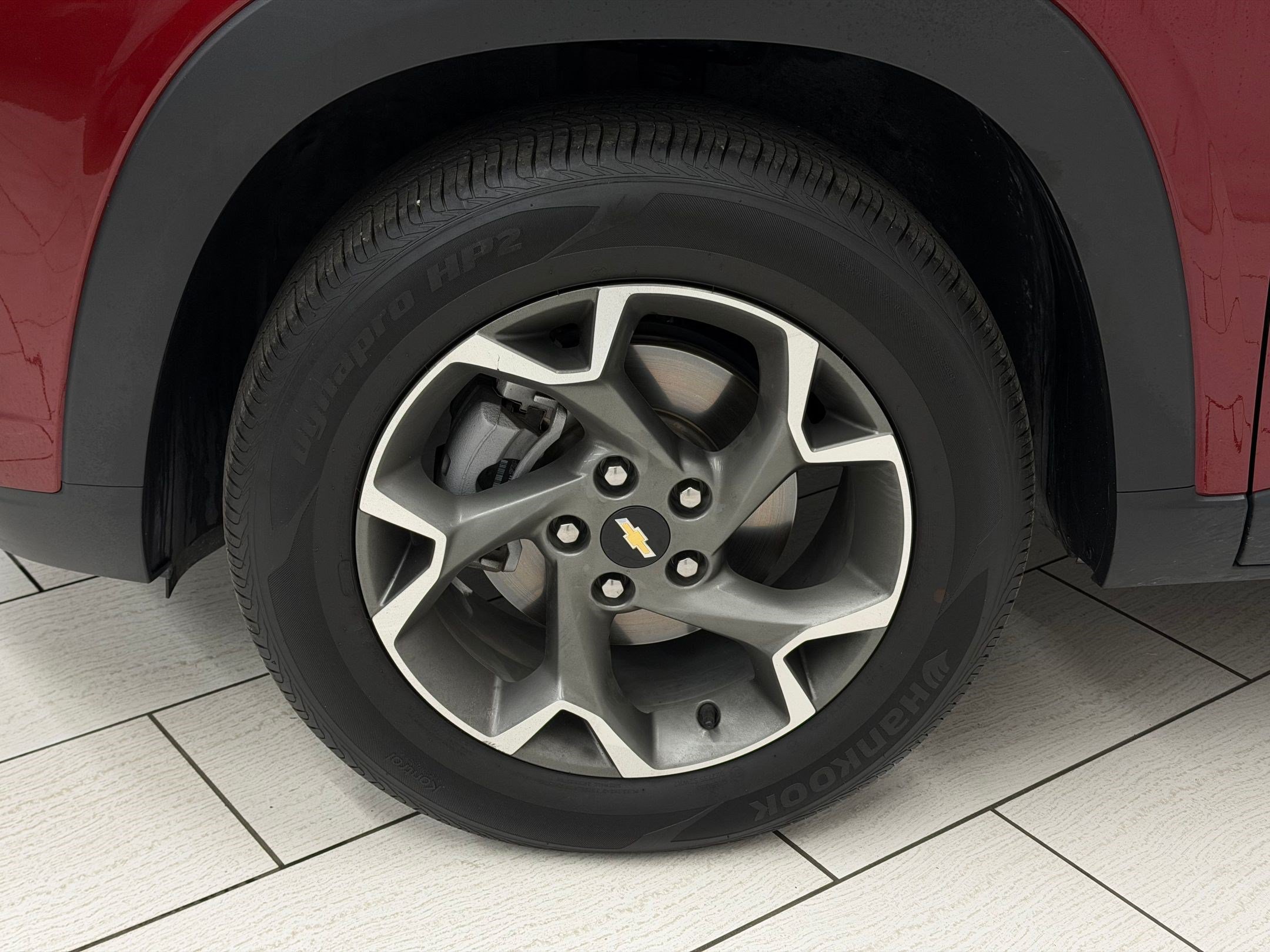 Used 2025 Chevrolet Trax LT FWD image 11