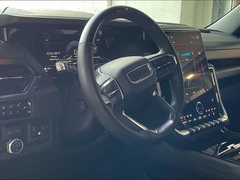 Used 2026 GMC Yukon Denali w/ Denali Reserve Package AWD/4WD image 4