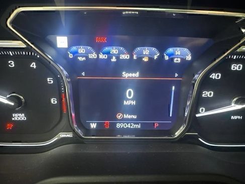 Used 2021 GMC Yukon Denali w/ Denali Premium Package RWD image 13