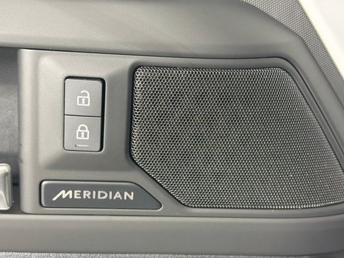 Certified 2025 Land Rover Defender 110 S image 20