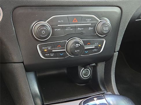 Used 2022 Dodge Charger R/T w/ Blacktop Package image 24