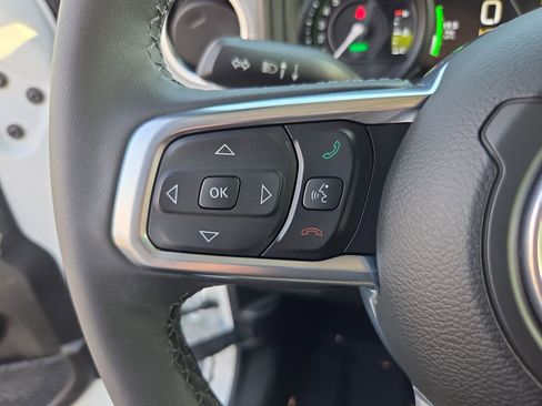 Used 2025 Jeep Wrangler Unlimited Sahara AWD/4WD image 29