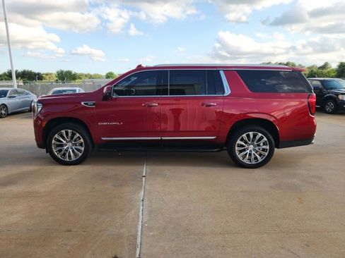 Used 2022 GMC Yukon XL Denali AWD/4WD image 4
