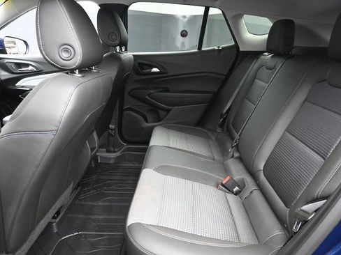 Used 2024 Chevrolet Trax LT w/ Driver Confidence Package FWD image 10