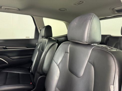 Used 2025 Kia Telluride S AWD/4WD image 26
