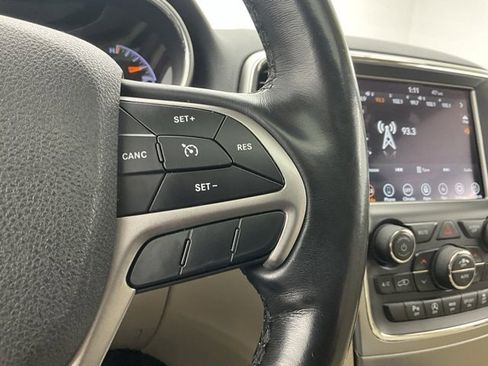 Used 2018 Jeep Grand Cherokee Limited image 19