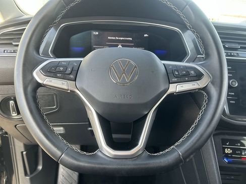 Used 2023 Volkswagen Tiguan SE w/ Panoramic Sunroof Package FWD image 20