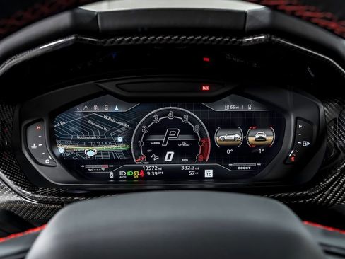 Used 2023 Lamborghini Urus S image 61