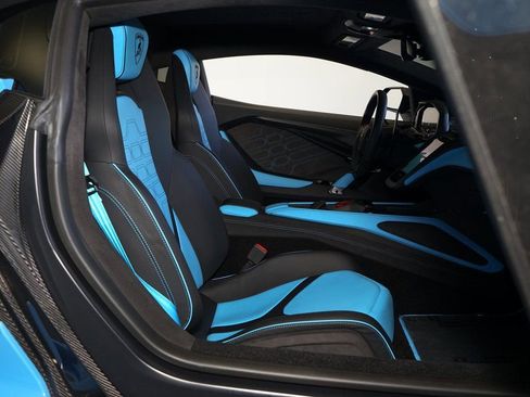 Used 2025 Lamborghini Revuelto AWD/4WD image 23