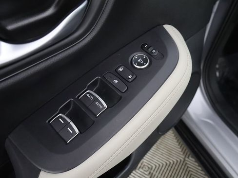 Used 2025 Honda HR-V EX-L image 38