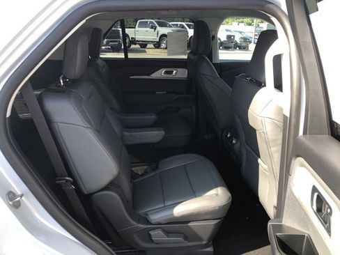 New 2025 Ford Explorer Active w/ Active Comfort Package image 22