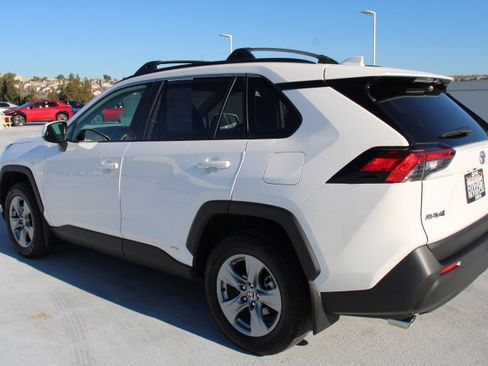 Certified 2025 Toyota RAV4 XLE image 5