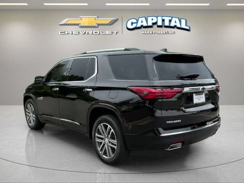 Used 2023 Chevrolet Traverse High Country w/ LPO, Floor Liner Package FWD image 3