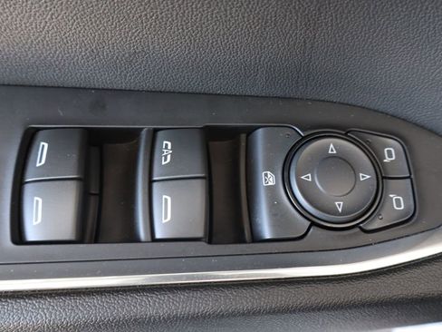 Used 2024 Chevrolet Silverado 1500 LT w/ Z71 Off-Road Package image 10