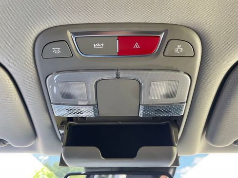 Used 2023 Kia Telluride S AWD/4WD image 19