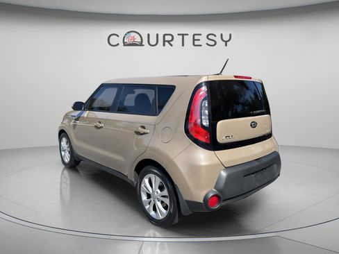 Used 2014 Kia Soul + FWD image 5