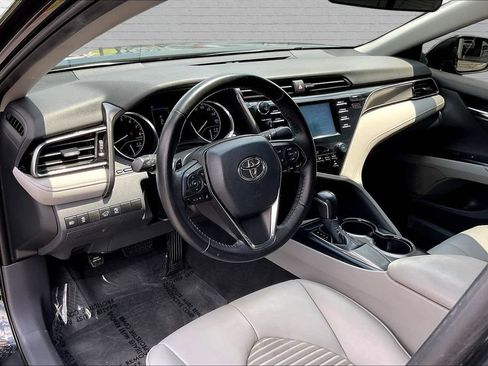 Used 2019 Toyota Camry SE FWD image 15