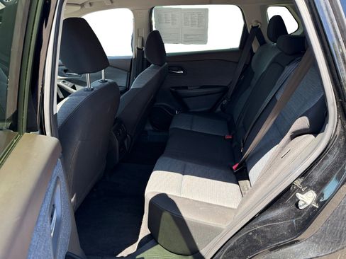 Used 2023 Nissan Rogue SV image 16